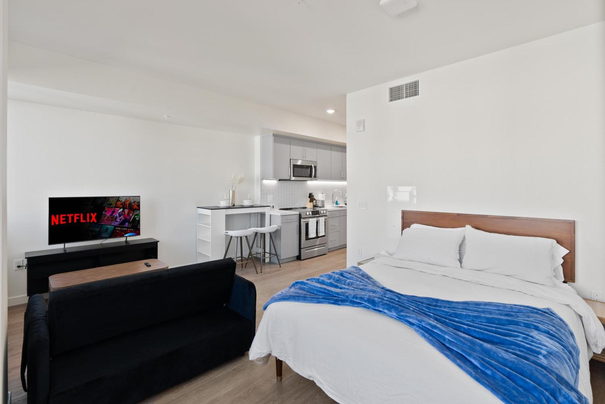 Bright Studio On Sunset Blvd, Free Parking, Gym, And Pool Los Angeles Dış mekan fotoğraf